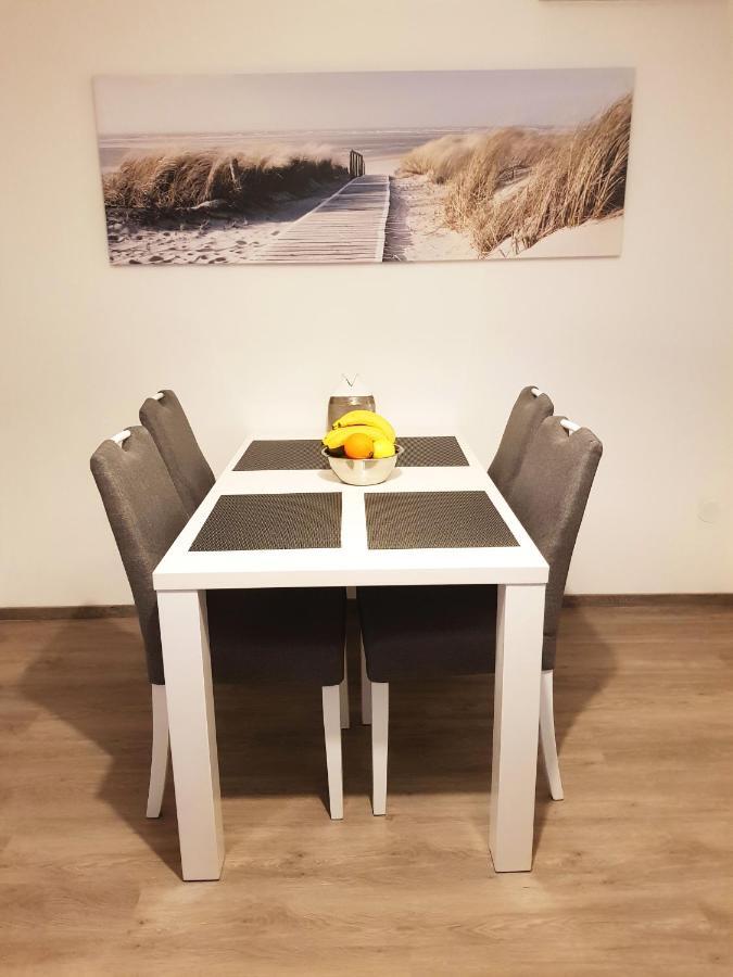 Apartman Monte Rizzi Lägenhet Pula Exteriör bild